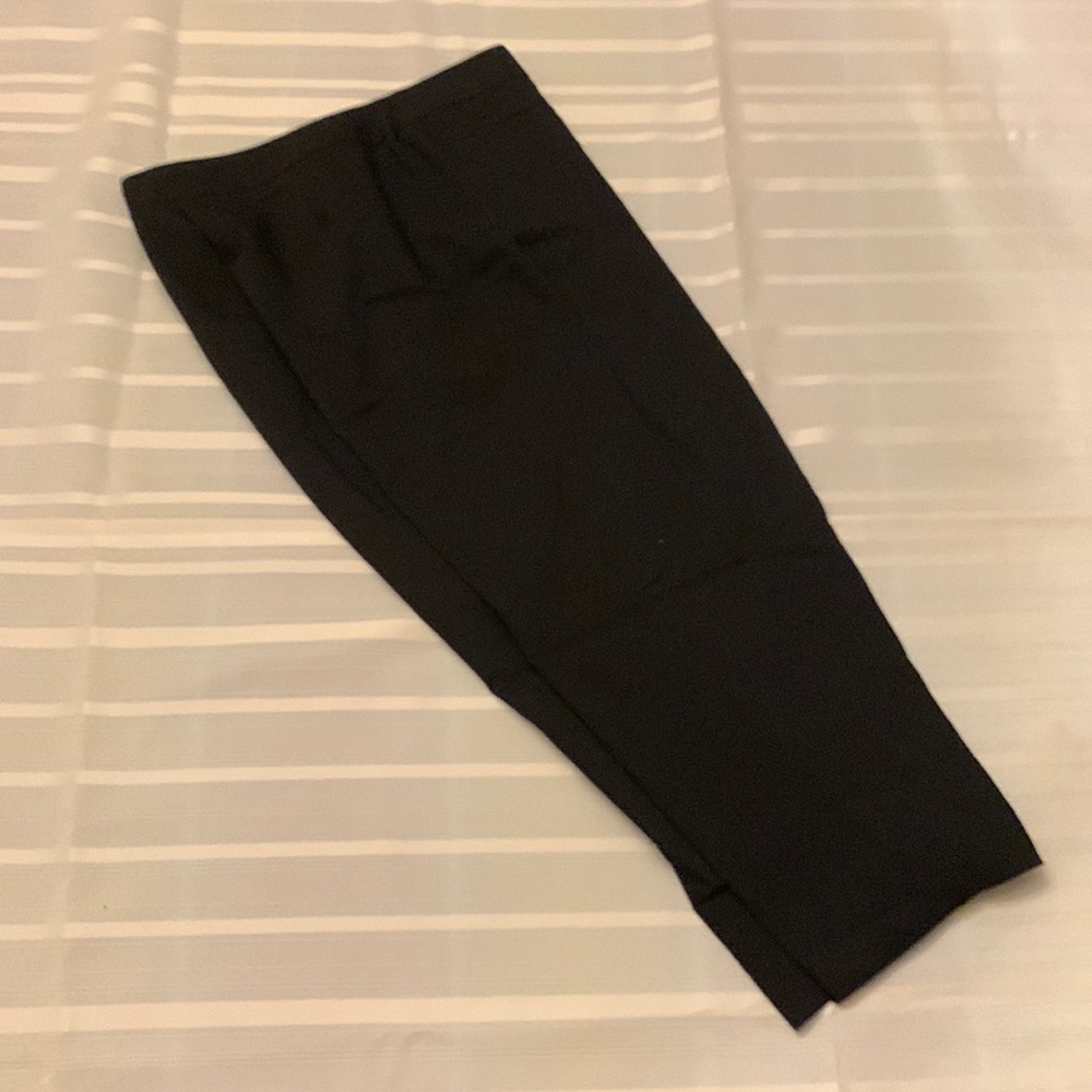 Chicos black capri